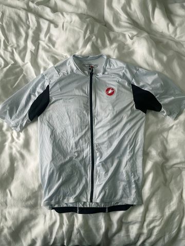 Used Castelli Superleggera 2 Jersey bike — image 1 of 6