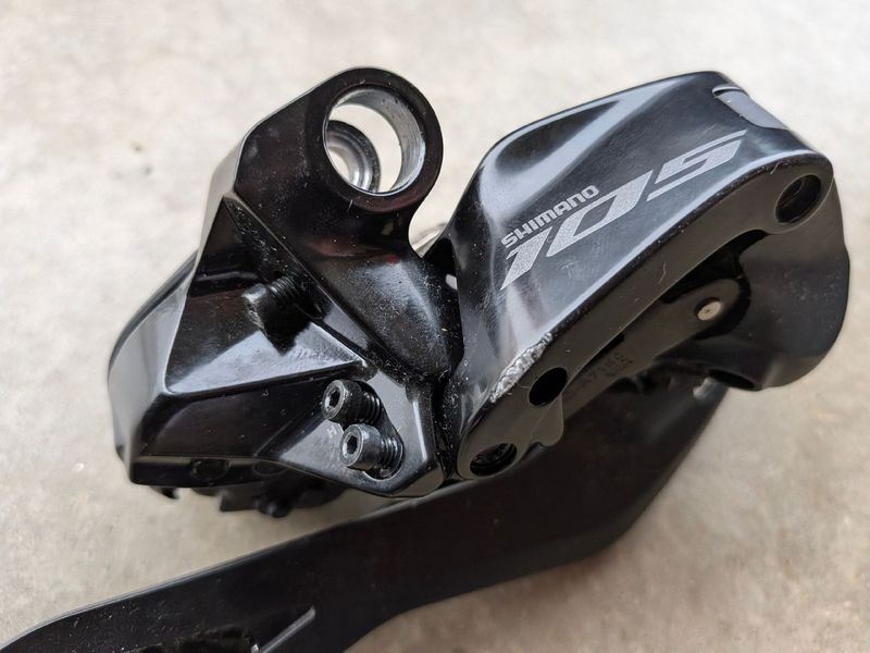 Used Shimano 105 Di2 Rear Derailleur Drivetrain & Pedals
