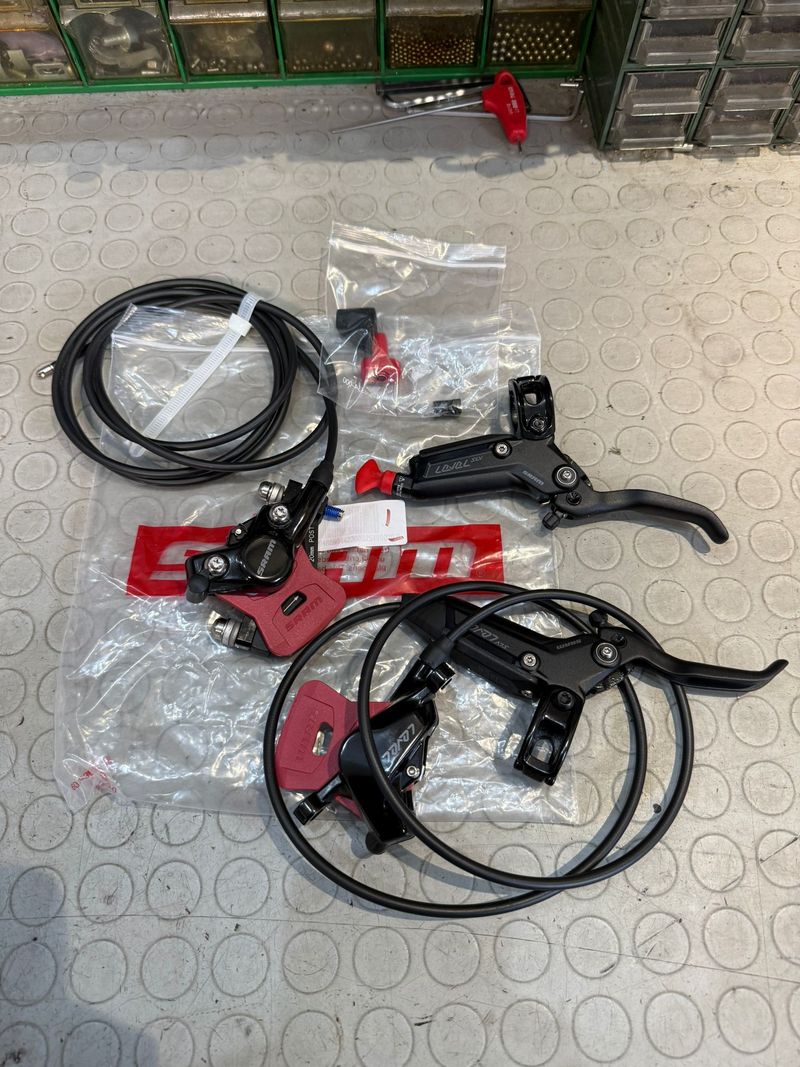 Used Sram LEVEL SLV. DISC BRAKE SET. Brakes