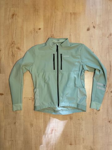Used Van Rysel Endurance Winter Cycling Jacket bike — image 1 of 8