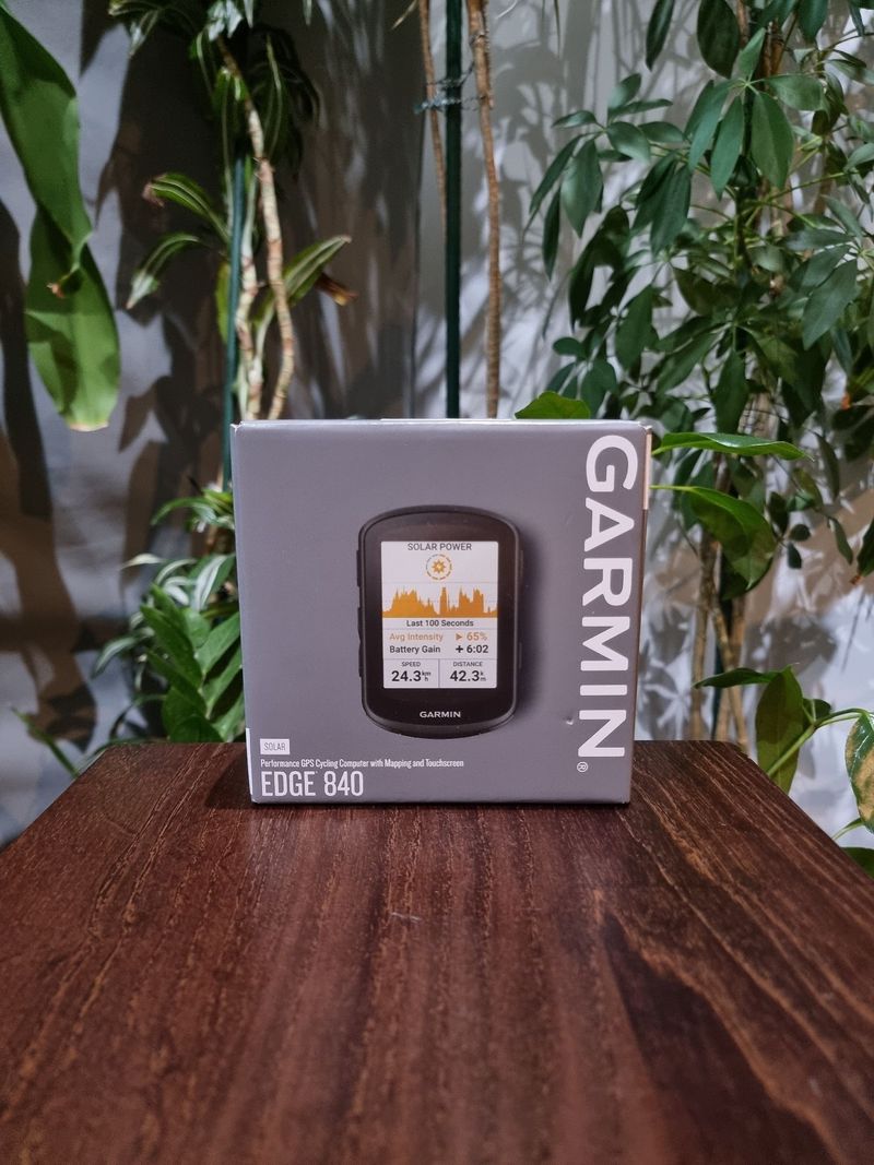 Käytetty Garmin Edge 840 Solar Cycling Accessories