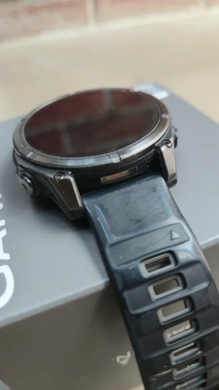 Used Garmin Fenix 8 bike — image 7 of 11