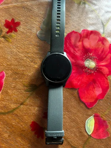 Used Garmin Venu 2s bike — image 1 of 2