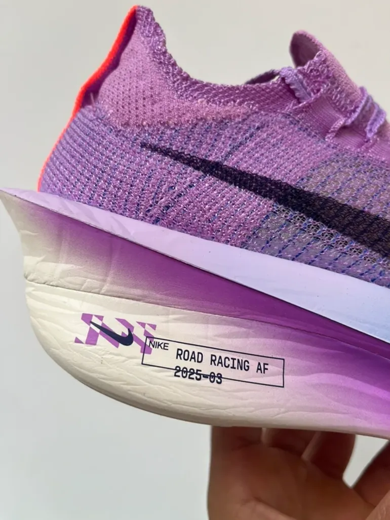 Used Nike Air Zoom Alphafly Next% 3 bike — image 6 of 15