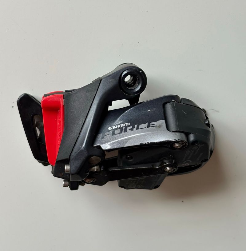 Käytetty Sram Force AXS Rear Derailleur Drivetrain & Pedals