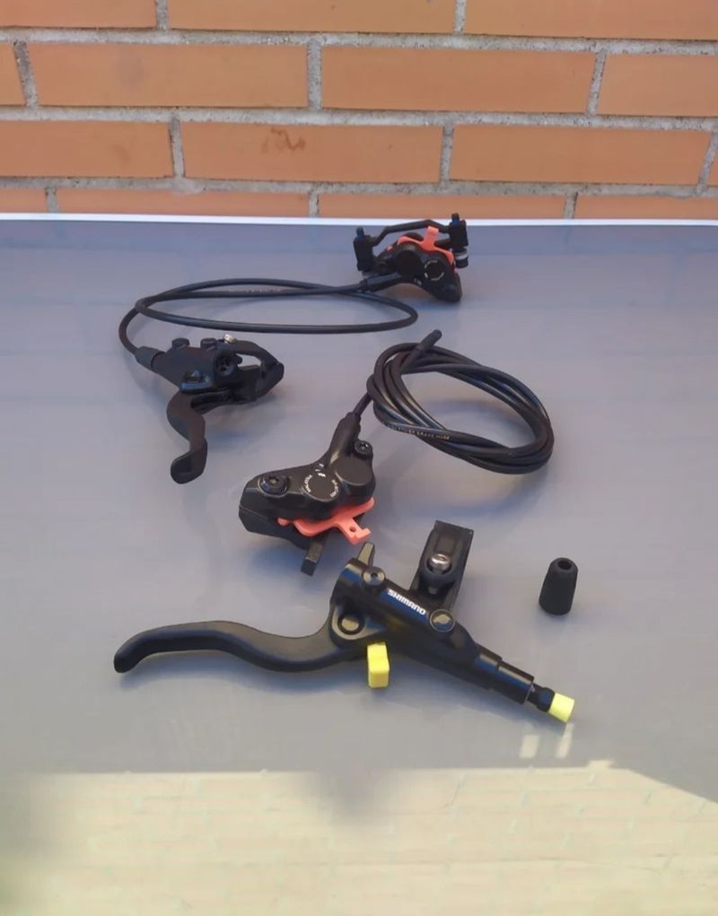 Used Shimano 4 pistones DEORE M4100 Brakes