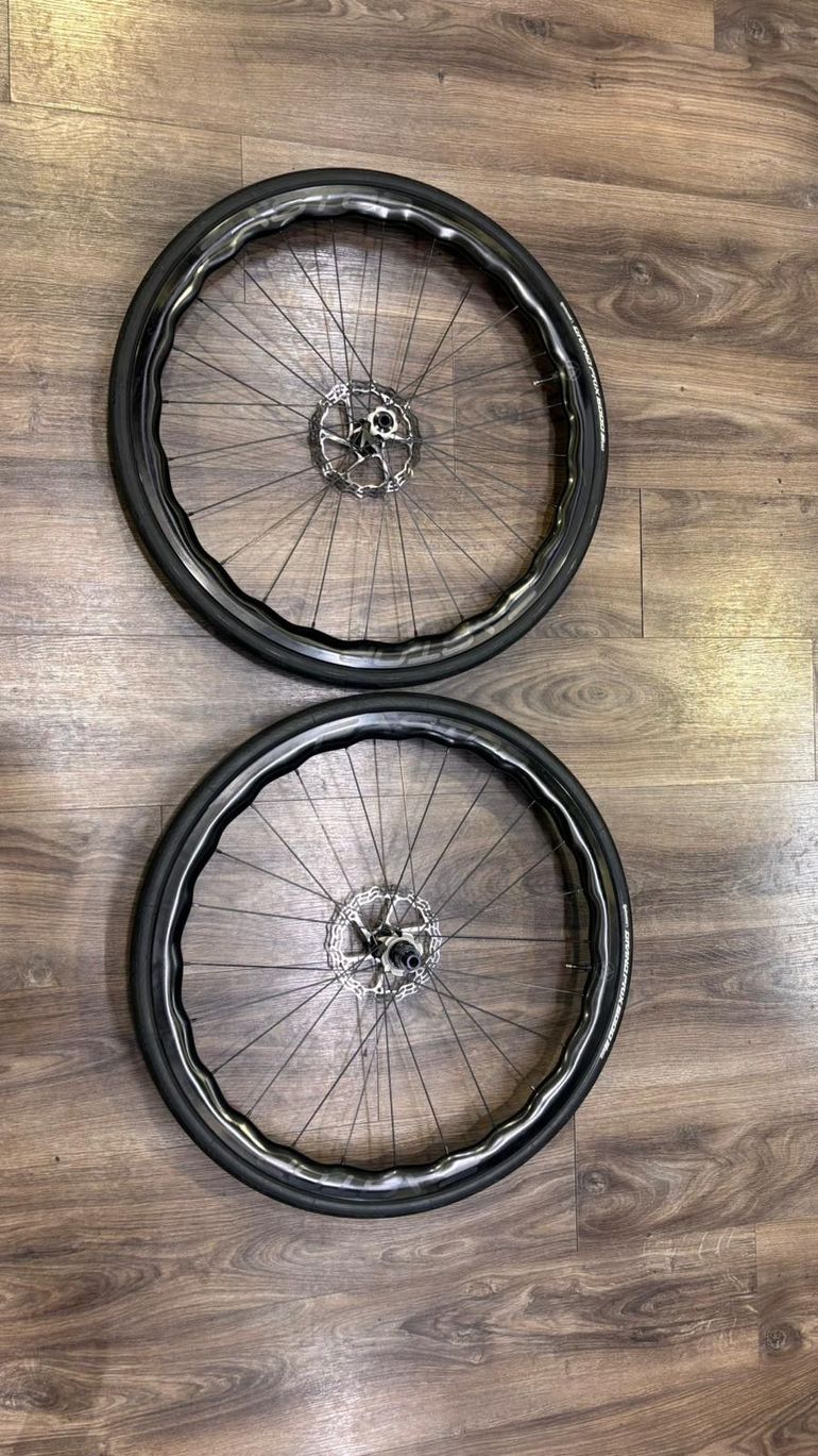 Used fastop Wave Carbon 2025 bike — image 2 of 5
