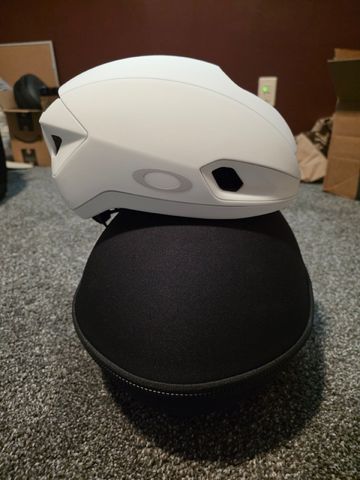 Used Oakley ARO7 Lite Helmet 2025 bike — image 1 of 7