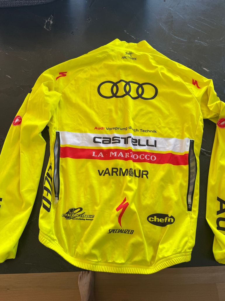 Used Castelli Windproof Jacket bike — image 2 of 4