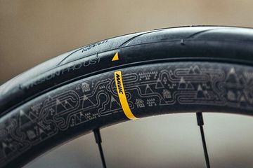 Brugt MAVIC COSMIC PRO CARBON SL UST DISC TDF 2020 bike — billede 2 af 2