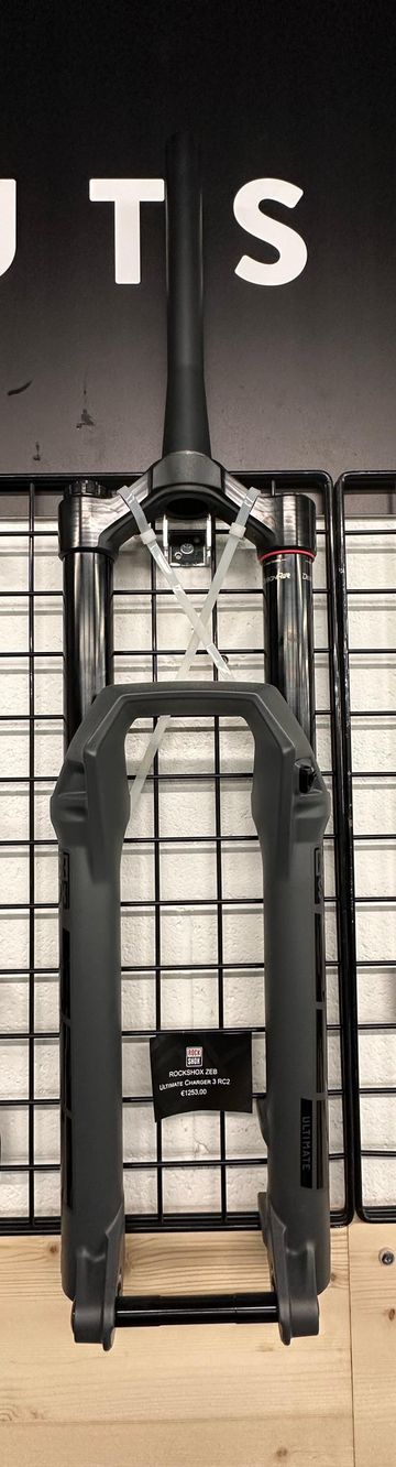 Tweedehands RockShox Zeb Ultimate Charger 3 RC2 160mm 2024 Fork