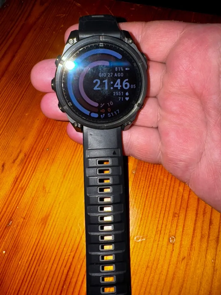 Used Garmin Fenix 8 sapphire bike — image 4 of 4