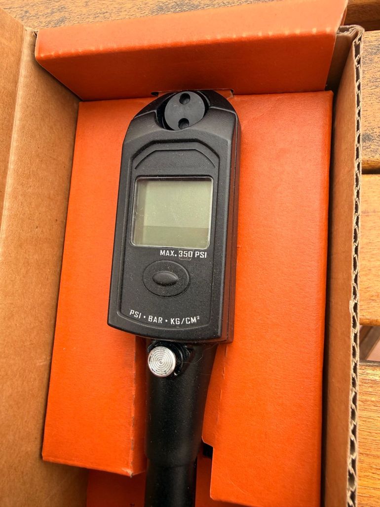 Fox Digital Suspension Pump 2026 bike d'occasion — image 4 sur 6