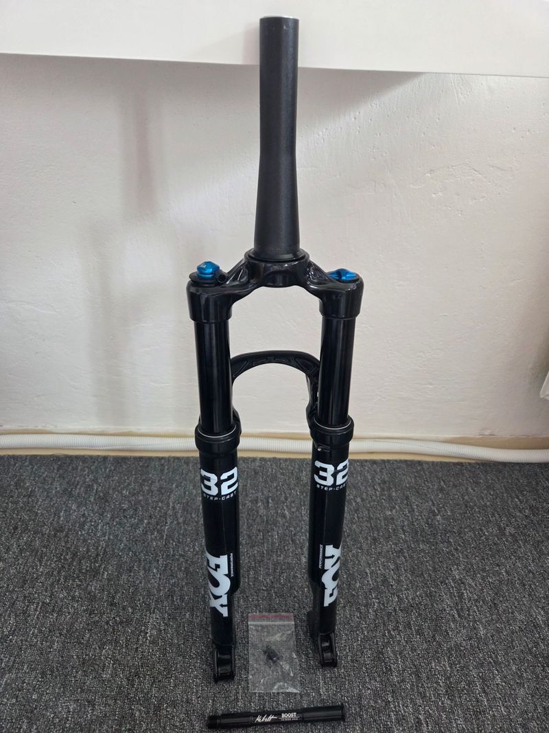 Použité Fox 32 Step-Cast Fork 2025 Fork
