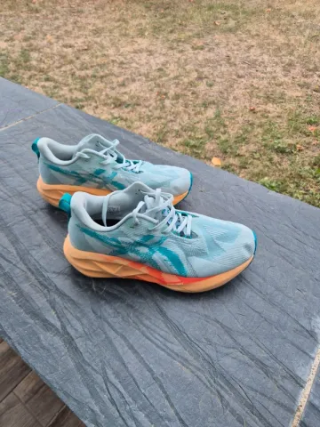 Used Asics Novablast 5 bike — image 2 of 7