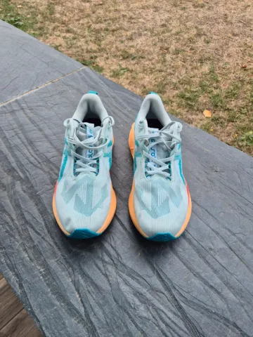Used Asics Novablast 5 bike — image 6 of 7