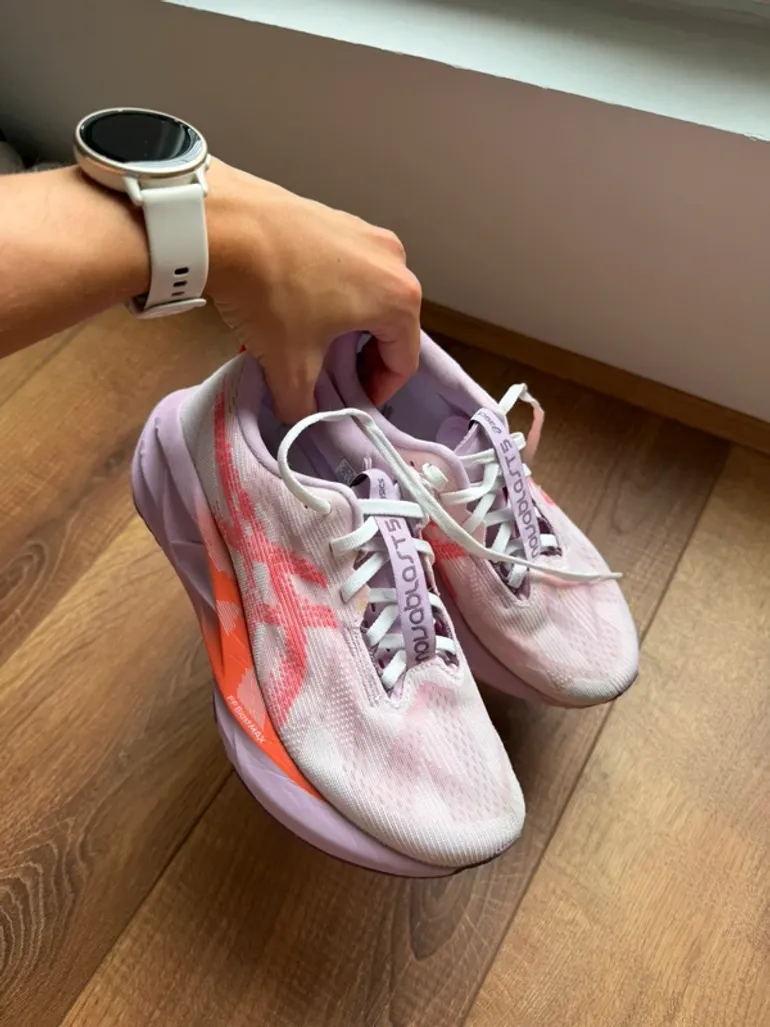 Asics Novablast 5 bike d'occasion — image 3 sur 10