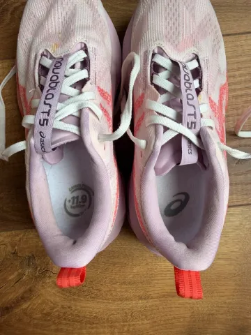Asics Novablast 5 bike d'occasion — image 6 sur 10