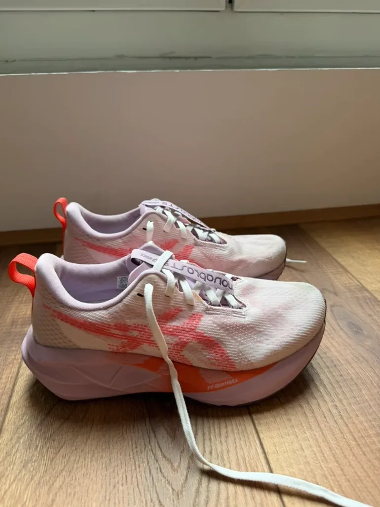 Asics Novablast 5 bike d'occasion — image 5 sur 10