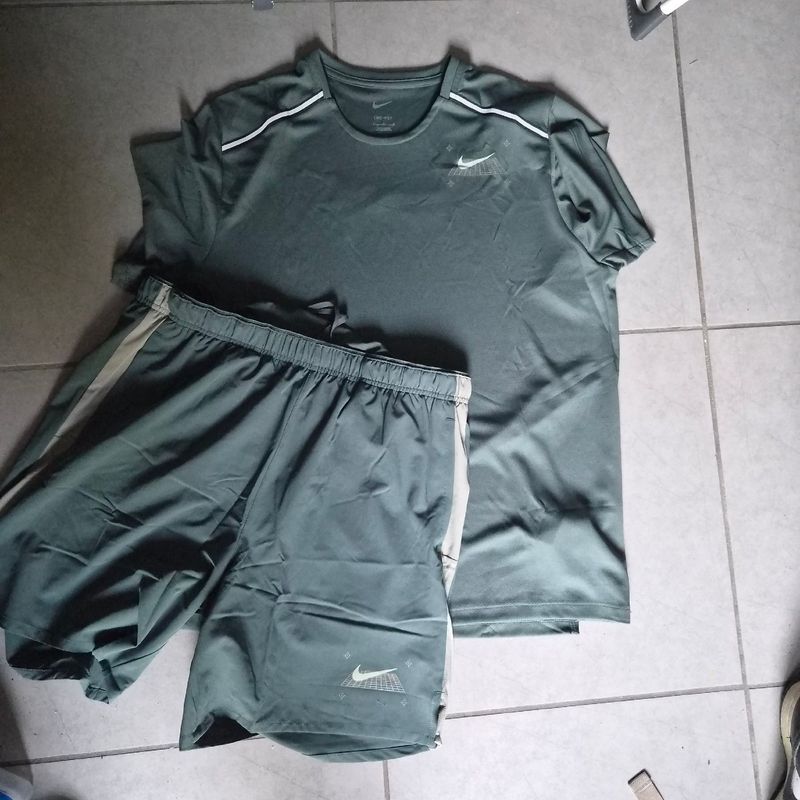 Used Nike Running Dri-FIT Ensemble Running Clothing