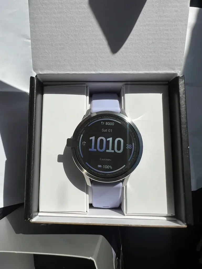 Used Garmin Venu 4 bike — image 4 of 4