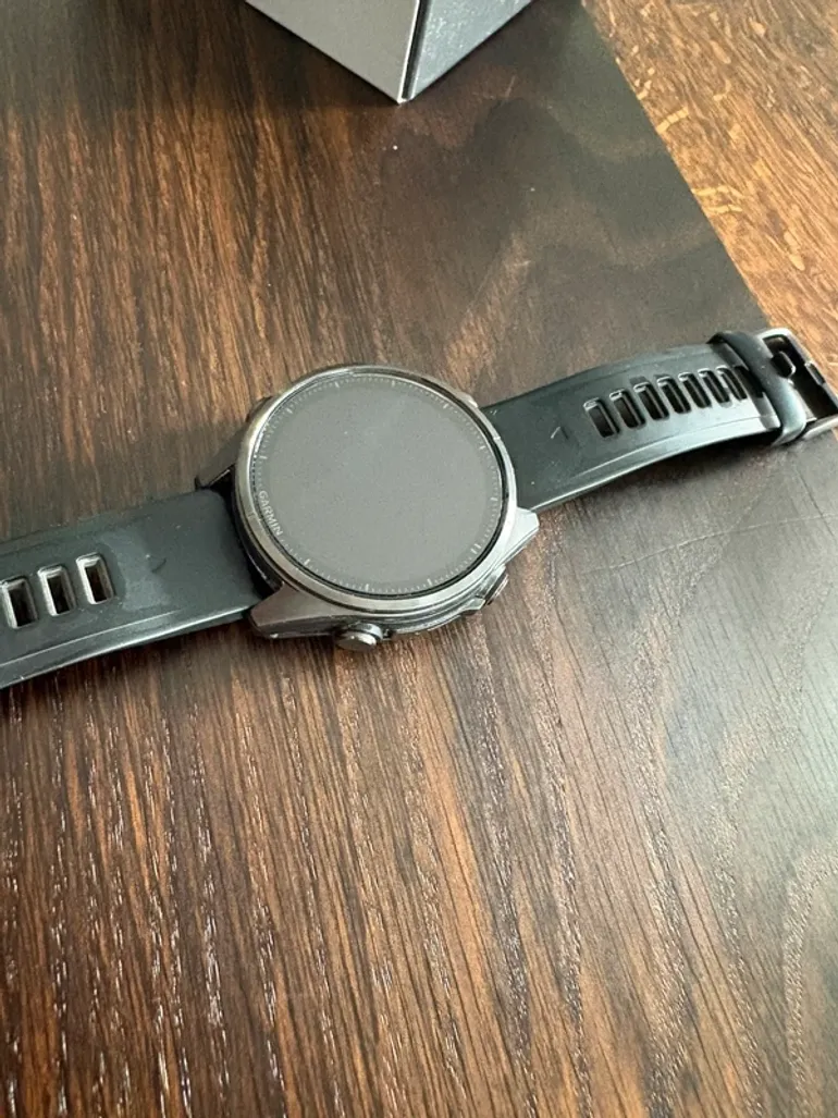 Used Garmin Fenix 8 43mm Amoled Sapphire 2025 bike — image 3 of 10