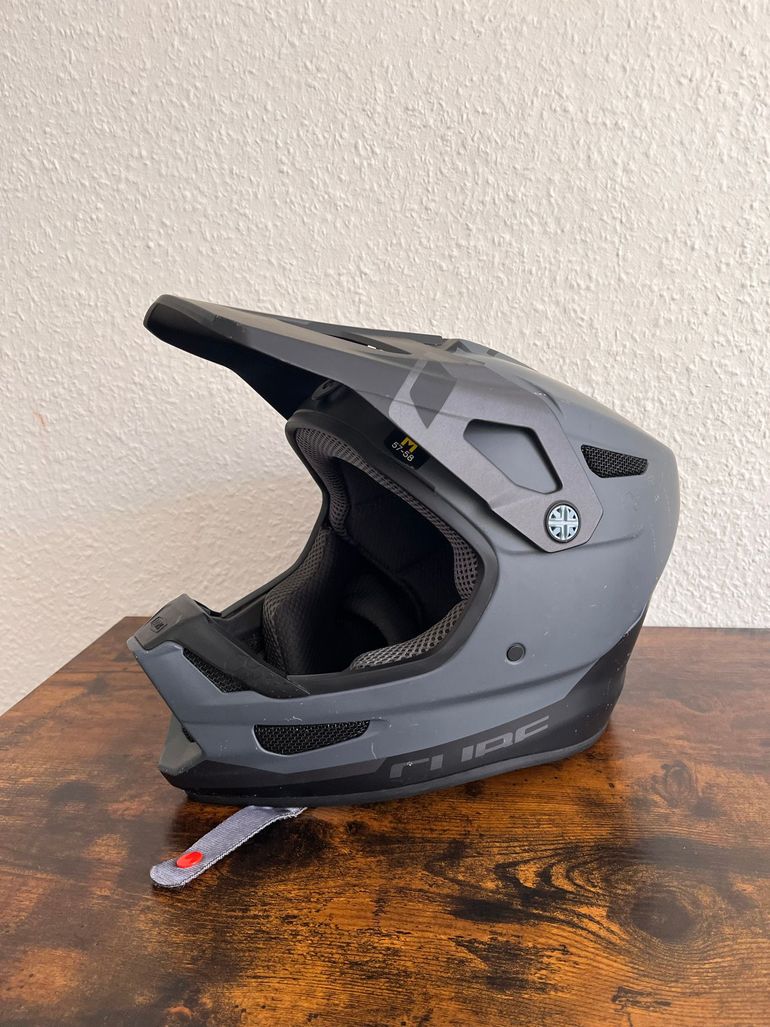 Tweedehands Cube Status X DH Helmet 2025 bike — afbeelding 3 van 7