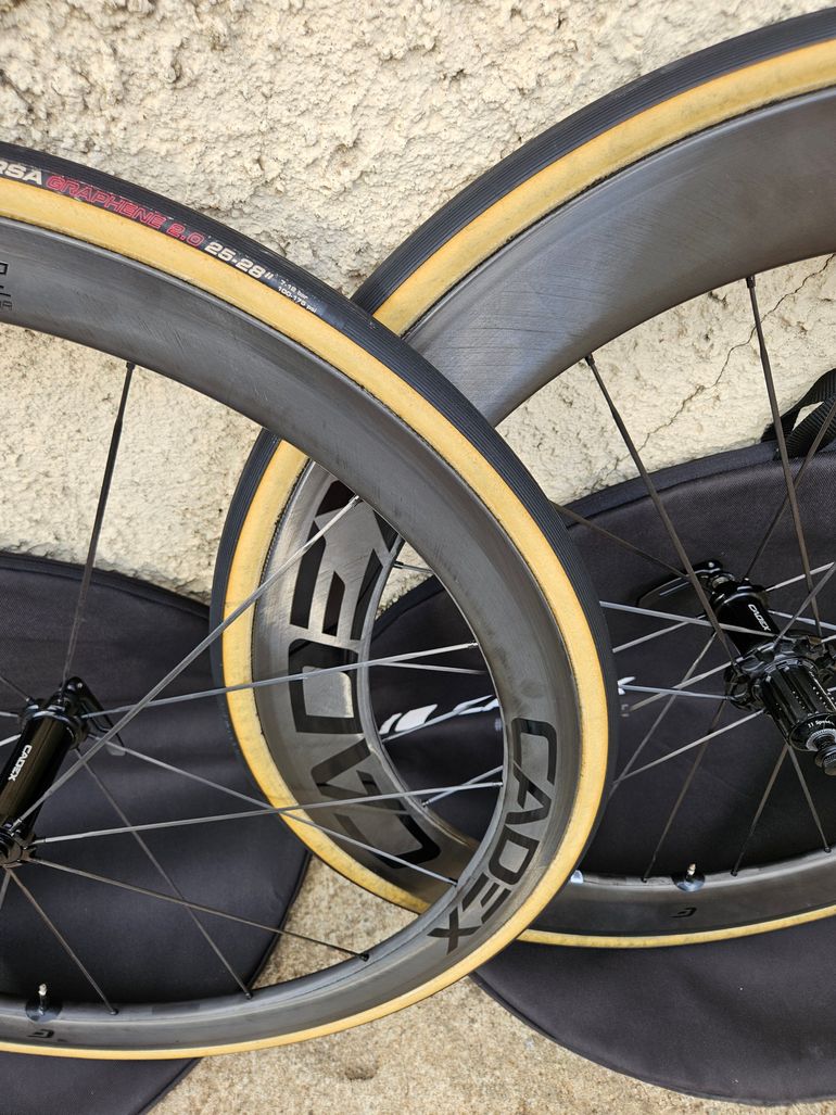 Cadex 42/65 Wheelset bike d'occasion — image 9 sur 11