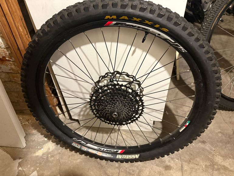 Fantic Sram 2021 bike d'occasion — image 2 sur 4