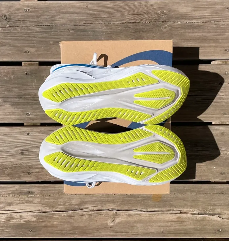 Used Asics Novablast 5 bike — image 8 of 9
