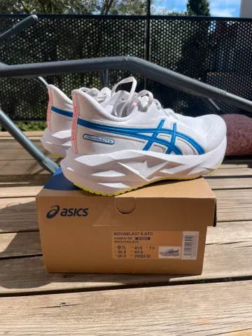 Used Asics Novablast 5 bike — image 1 of 9