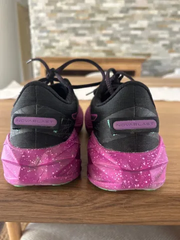 Used Asics Novablast Liteshow bike — image 4 of 8
