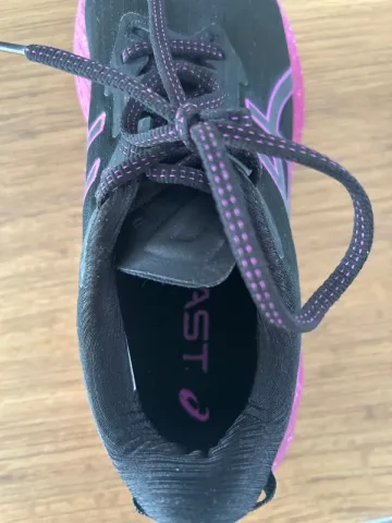 Used Asics Novablast Liteshow bike — image 6 of 8