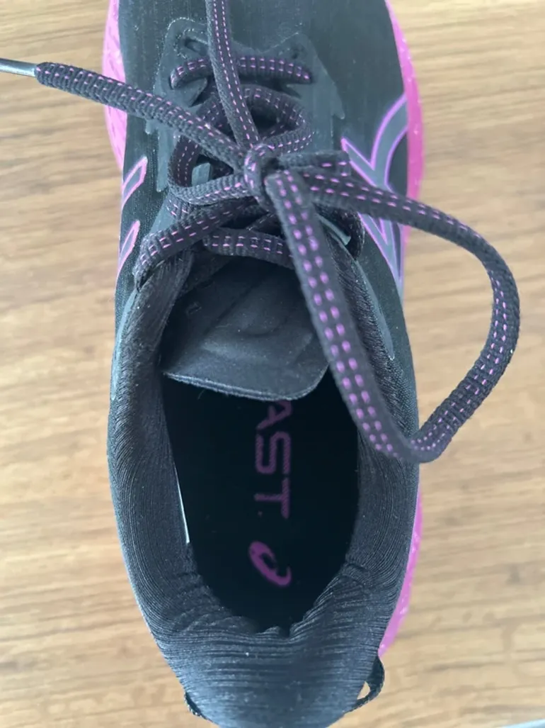 Used Asics Novablast Liteshow bike — image 6 of 8