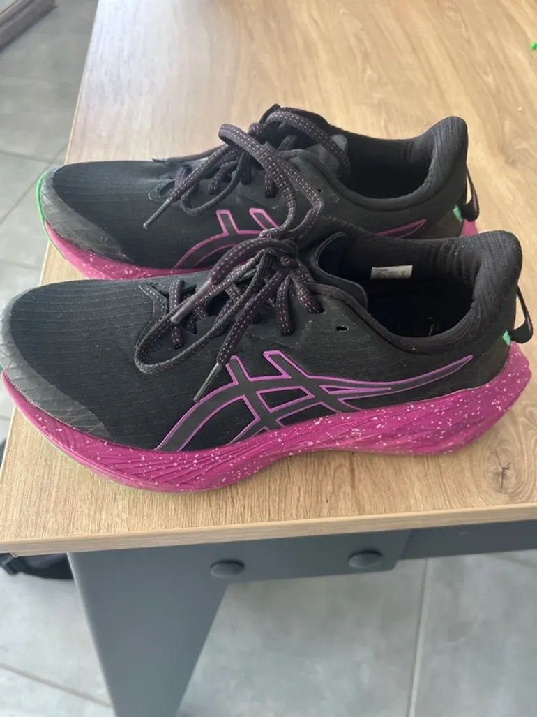 Used Asics Novablast Liteshow bike — image 3 of 8