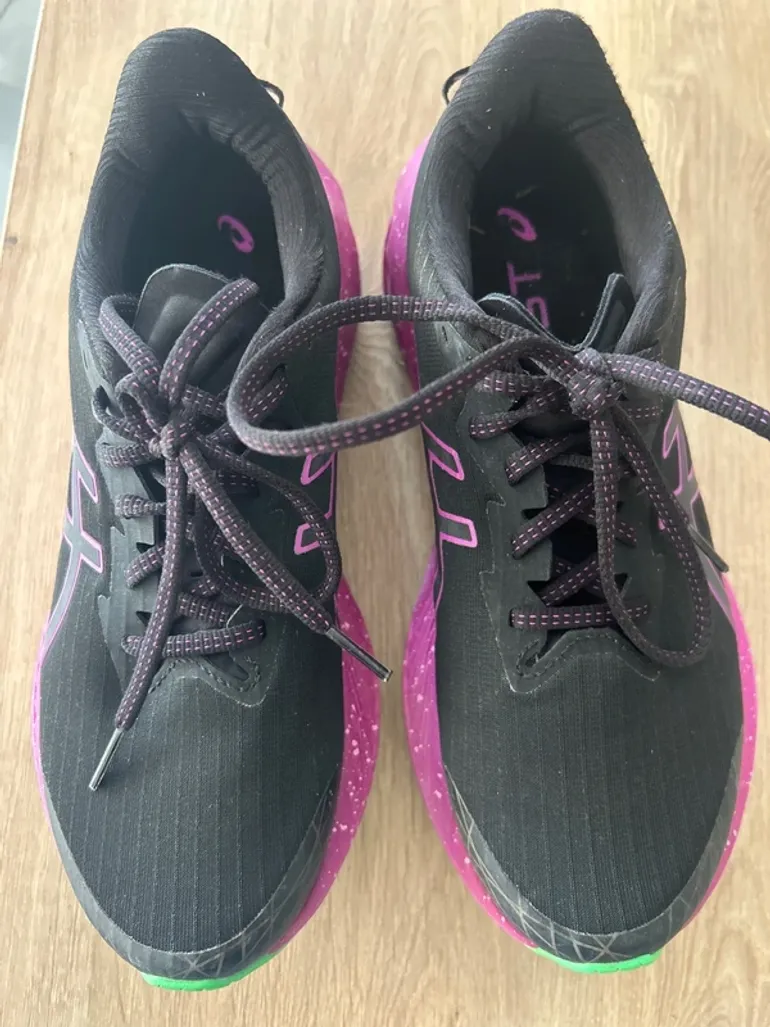 Used Asics Novablast Liteshow bike — image 2 of 8