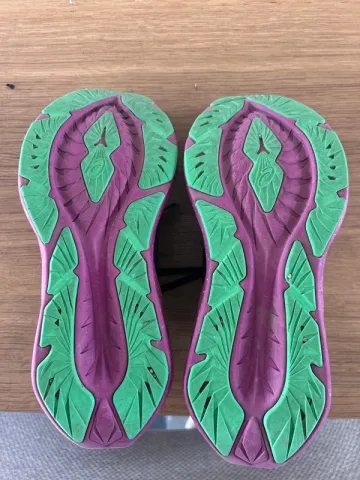 Used Asics Novablast Liteshow bike — image 5 of 8