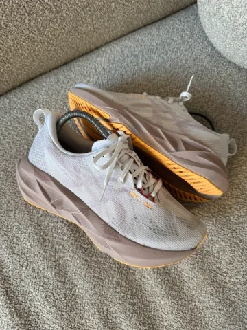 Used Asics Gel Novablast 5 bike — image 1 of 15