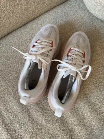 Used Asics Gel Novablast 5 bike — image 12 of 15