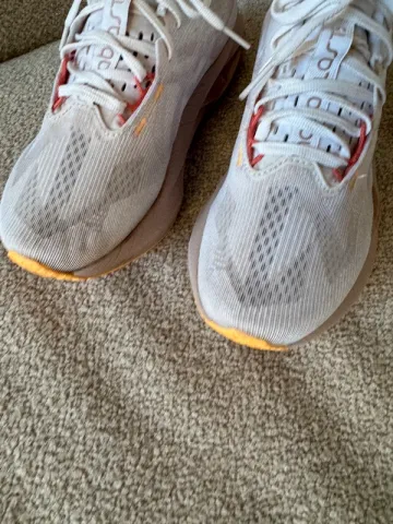 Used Asics Gel Novablast 5 bike — image 9 of 15
