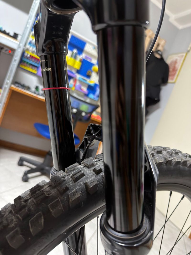 Używany RockShox Zeb Select+ Charger 3 2025 Fork