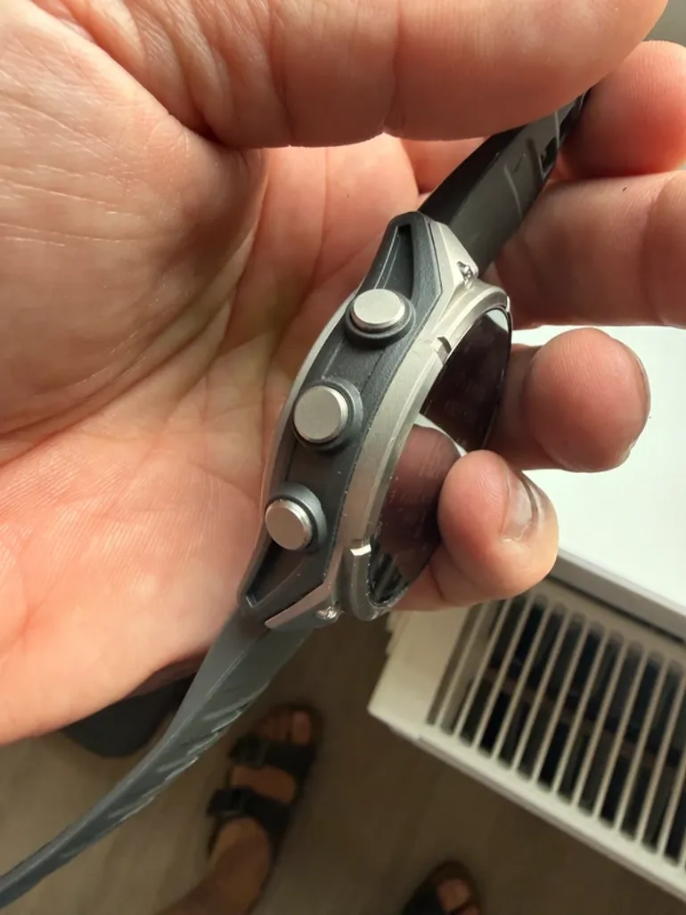Used Garmin Fenix 8 Pro bike — image 4 of 6
