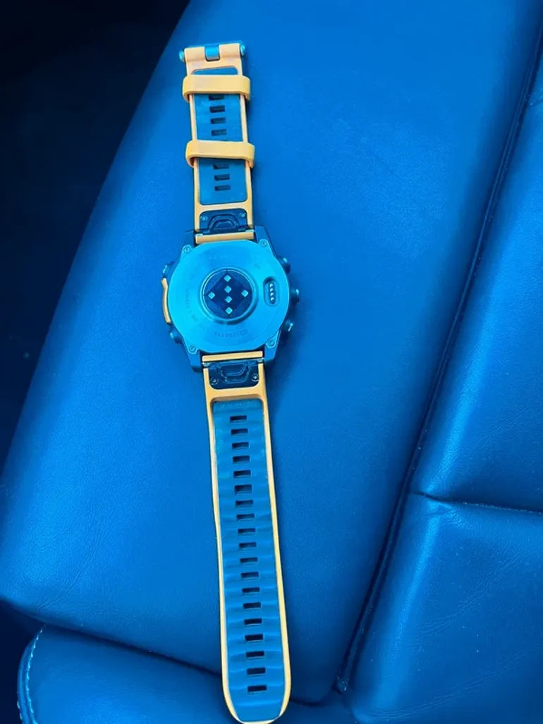 Used Garmin Fenix 8 Sapphire bike — image 6 of 7