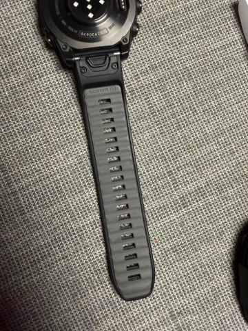Used Garmin Fenix 8 47mm Amoled Sapphire bike — image 5 of 9