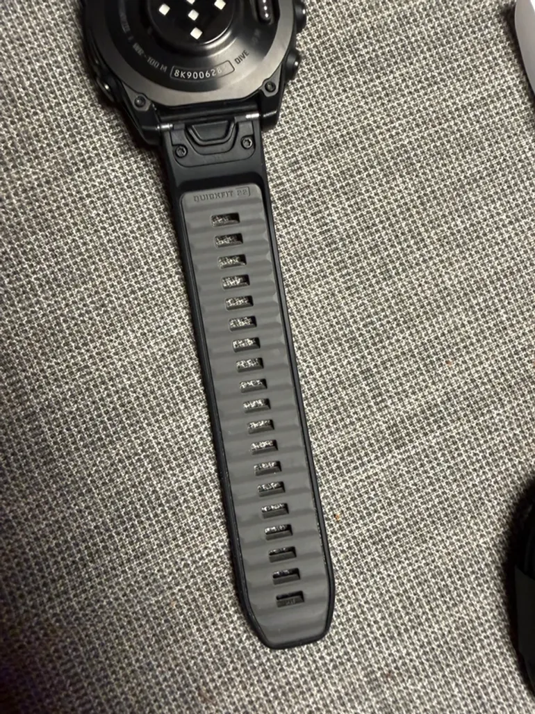 Used Garmin Fenix 8 47mm Amoled Sapphire bike — image 5 of 9