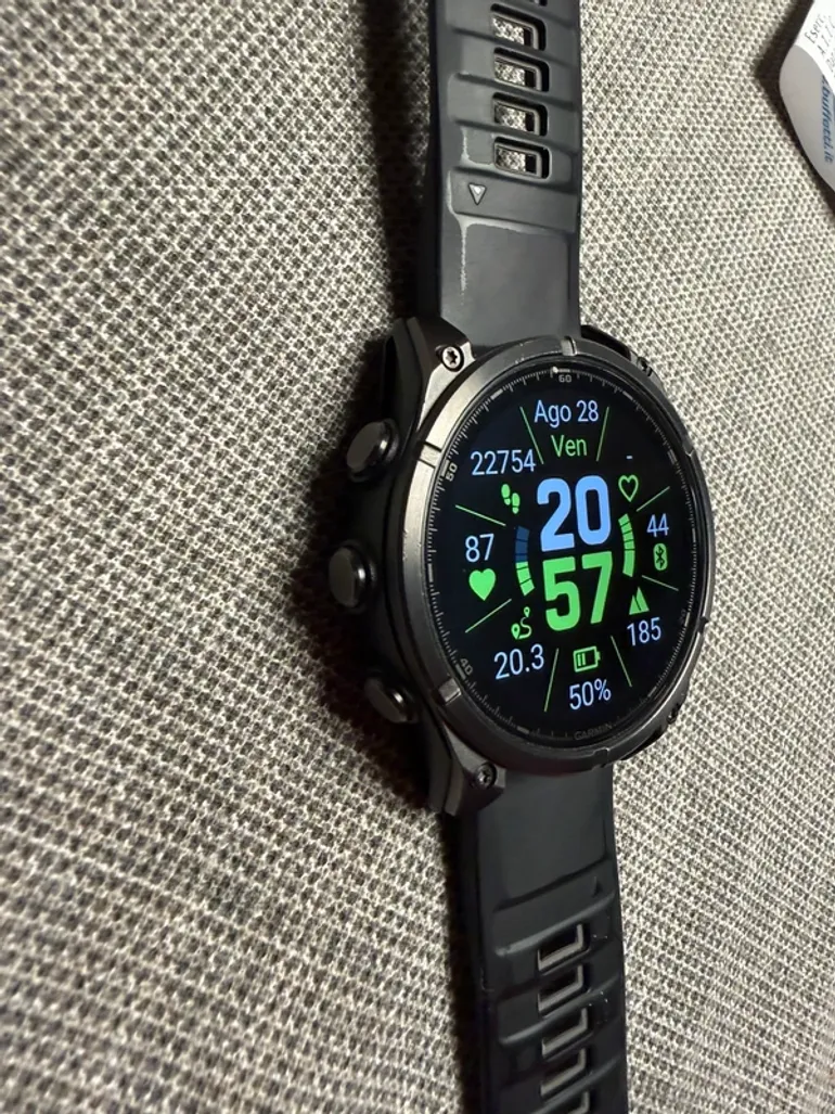 Used Garmin Fenix 8 47mm Amoled Sapphire bike — image 7 of 9