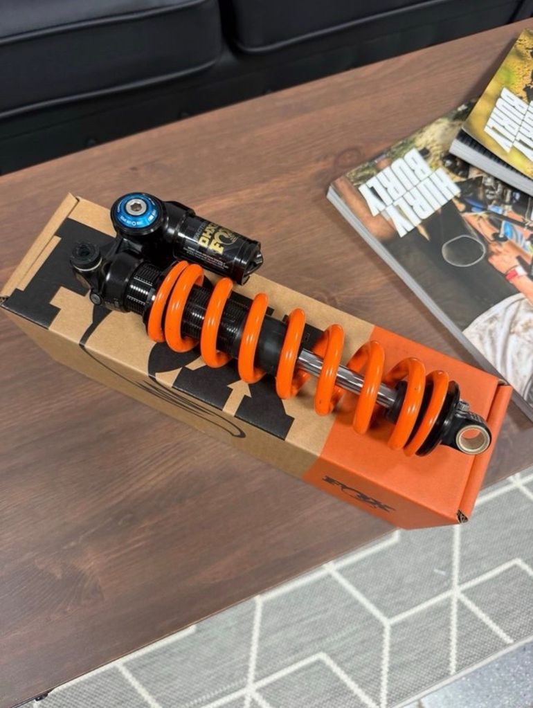 Fox DHX2 Factory 2026 bike usato — immagine 2 di 3