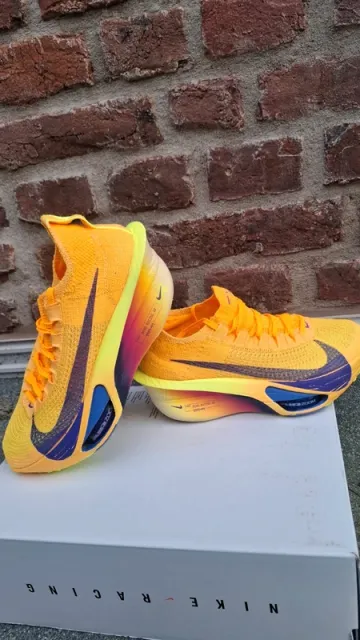 Used Nike Air Zoom Alphafly Next% 3 bike — image 9 of 12