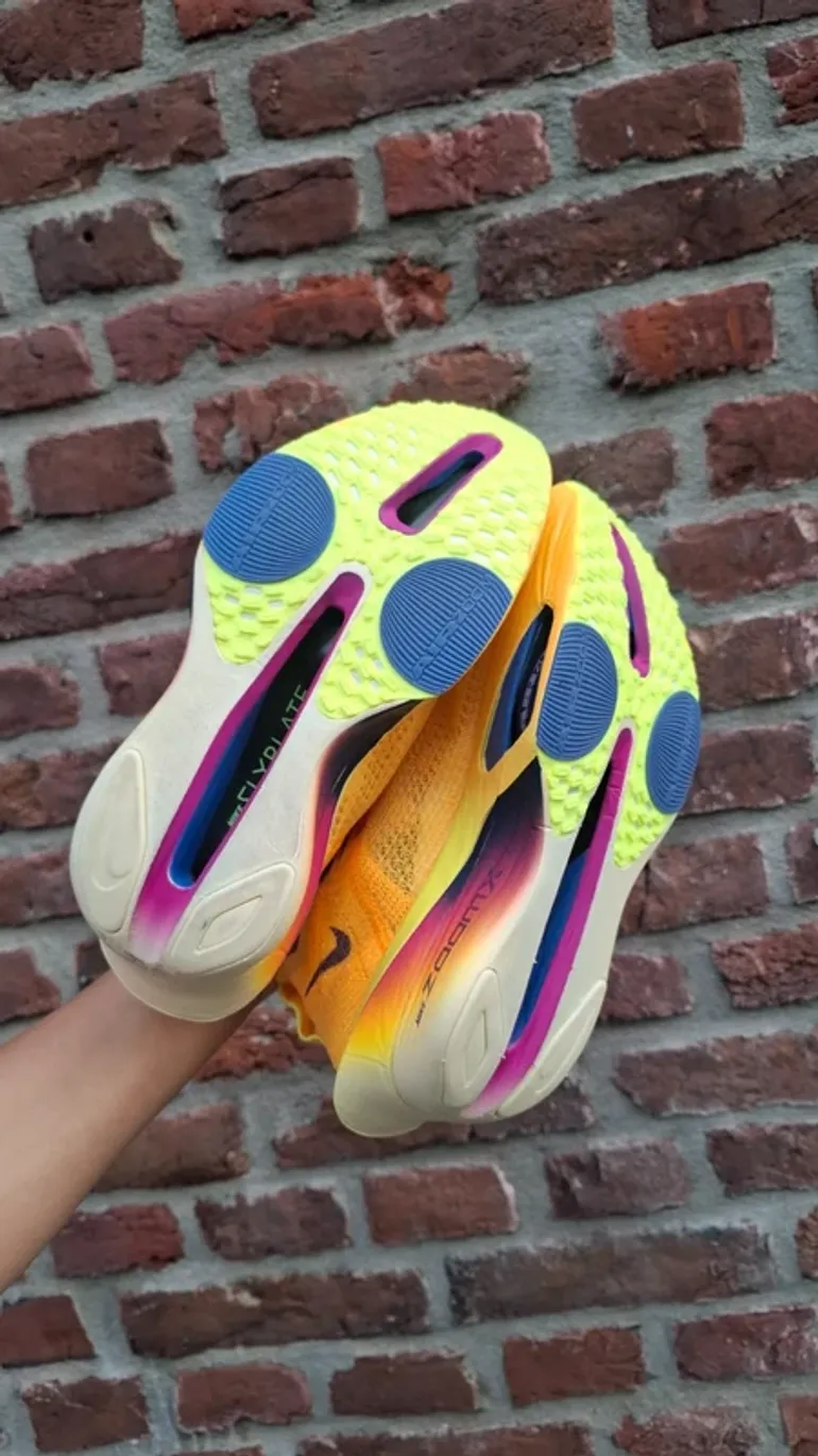 Used Nike Air Zoom Alphafly Next% 3 bike — image 5 of 12