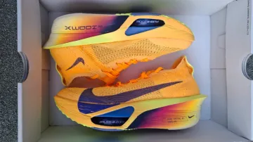 Used Nike Air Zoom Alphafly Next% 3 bike — image 3 of 12